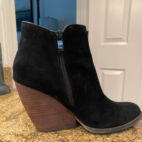 Very Volatile Los Angela’s WHITBY Black Sueded Bootie - Picture 4 of 12